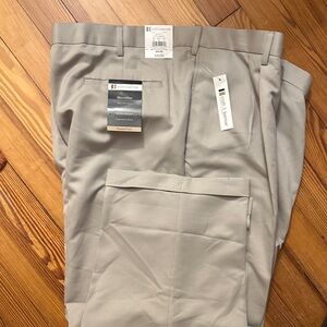 Croft & Barrow Men's Beige Chinos